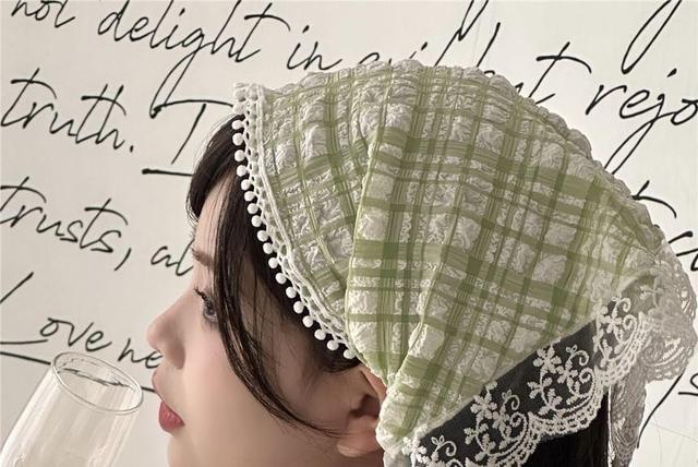 Plaid Lace Trim Headscarf Product Image