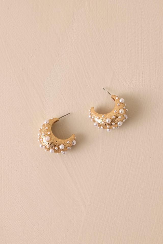 Shining Dream Gold & Ivory Pearl Hoop Earrings Product Image