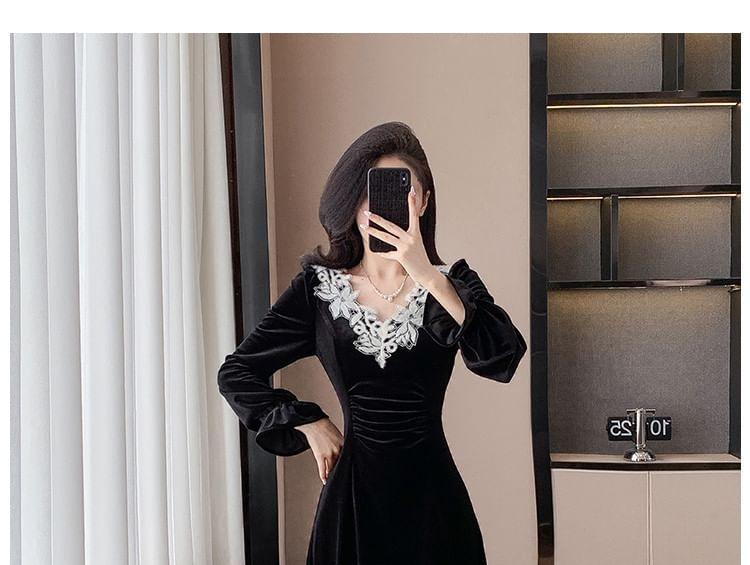 Long Sleeve V-Neck Plain Velvet Lace Trim Midi A-Line Dress Product Image