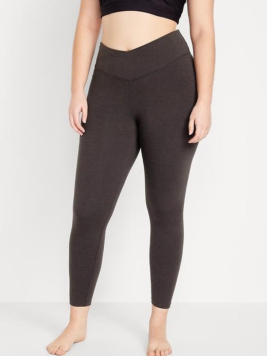 Extra High-Waisted PowerChill Crop Leggings Product Image