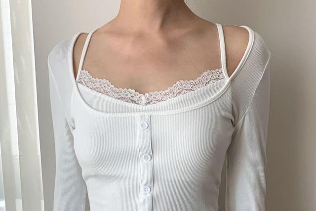 Long-Sleeve V-Neck Mock Two-Piece Plain Button Accent Lace Trim Crop T-Shirt Product Image