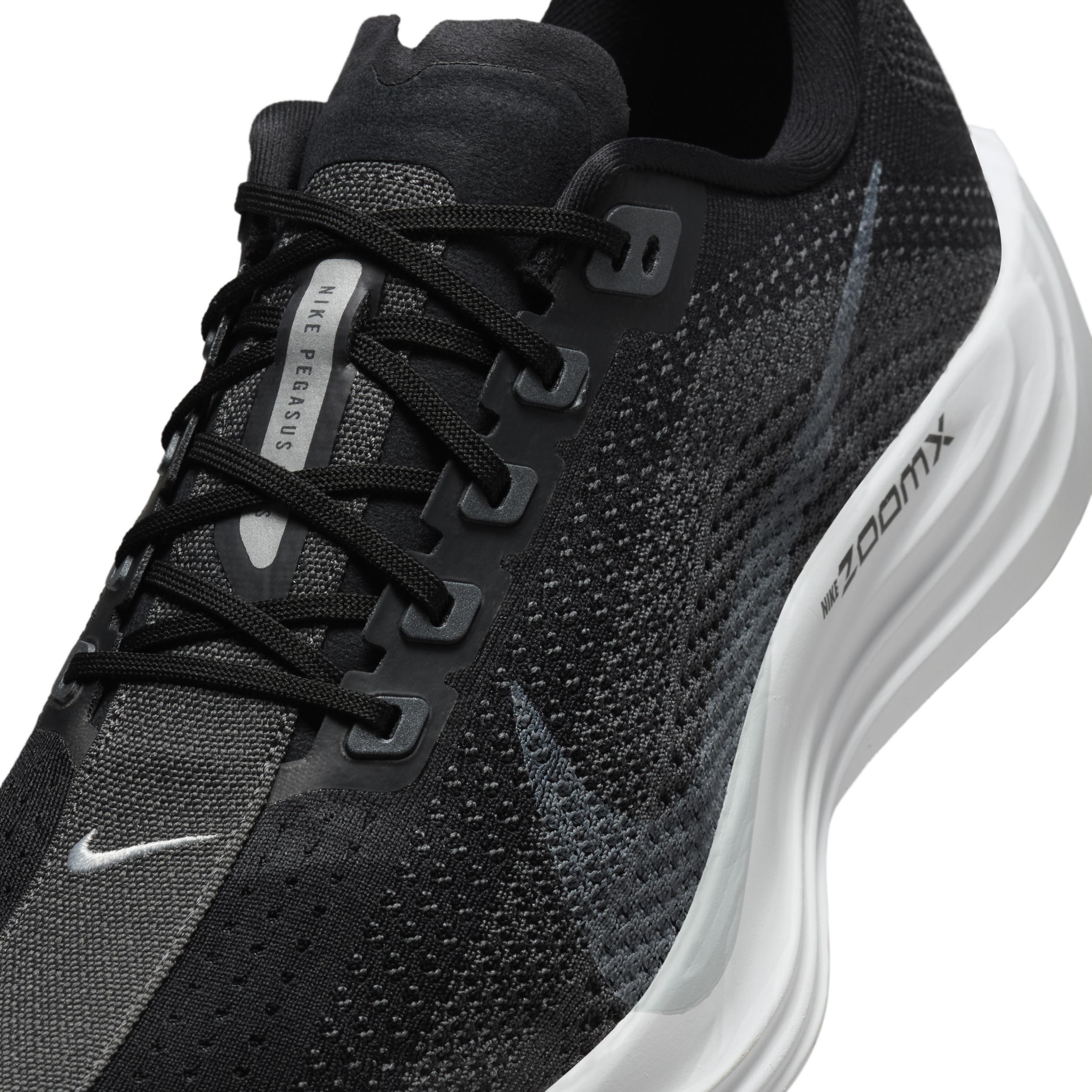 Nike Men's Pegasus Plus Road Running Shoes Product Image