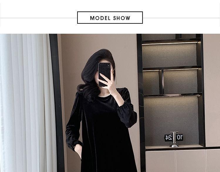 Long-Sleeve Crewneck Velvet Midi A-Line Dress Product Image