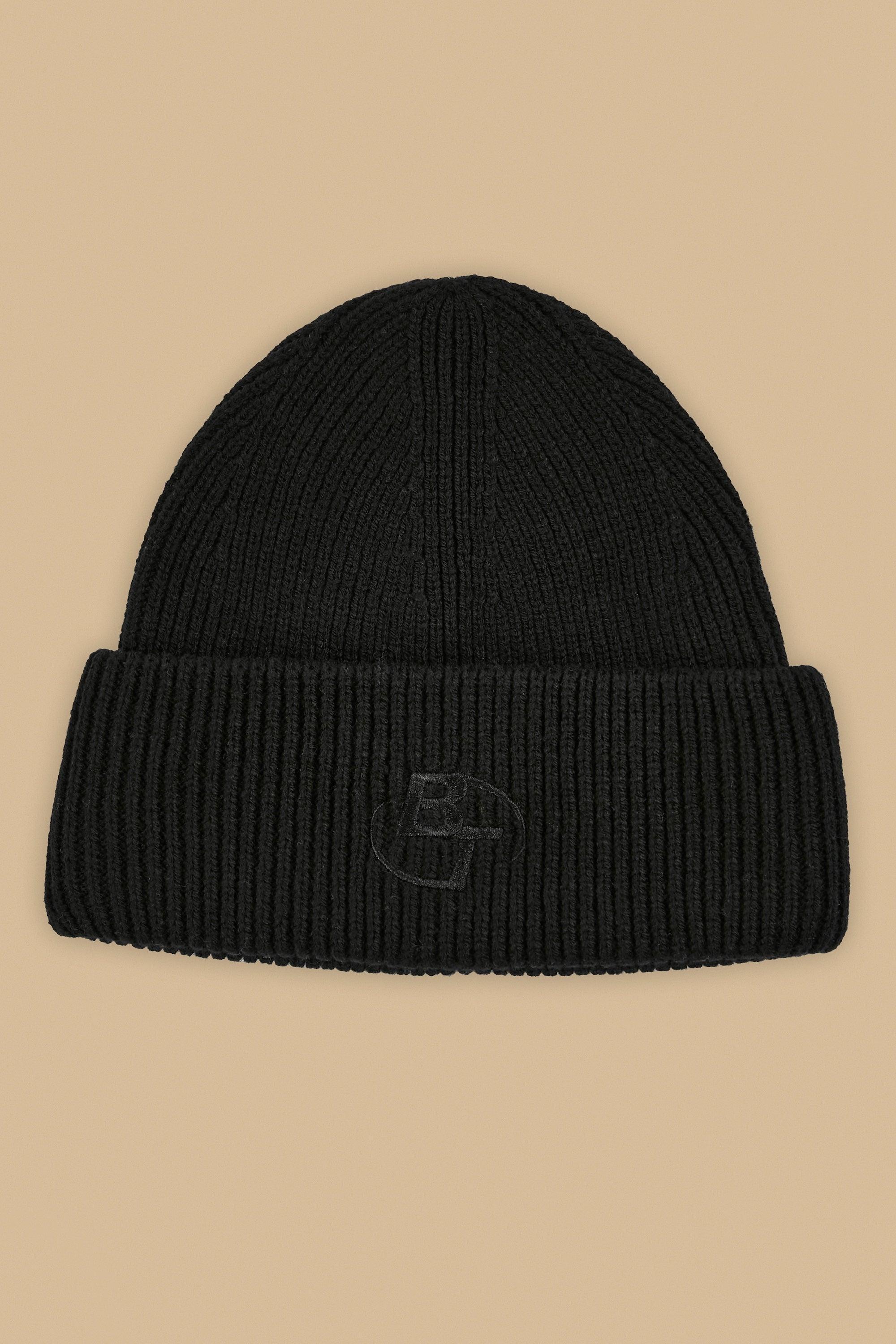 Knit Beanie in Black Product Image