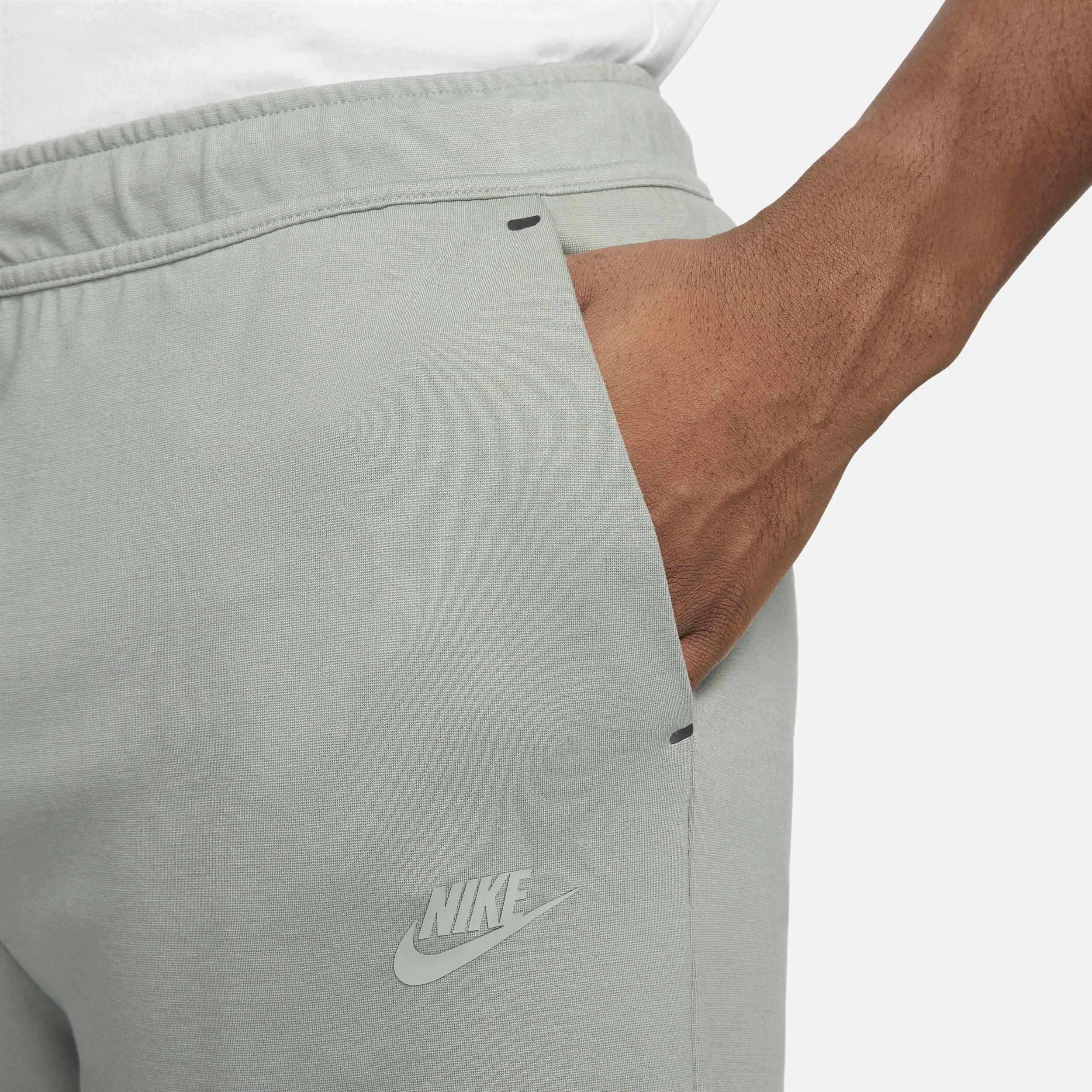 Men's Nike Sportswear Tech Fleece Lightweight Shorts Product Image