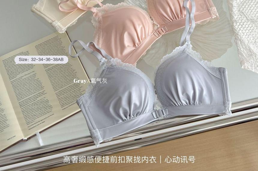 Plain Front Closure Wireless Bra Product Image