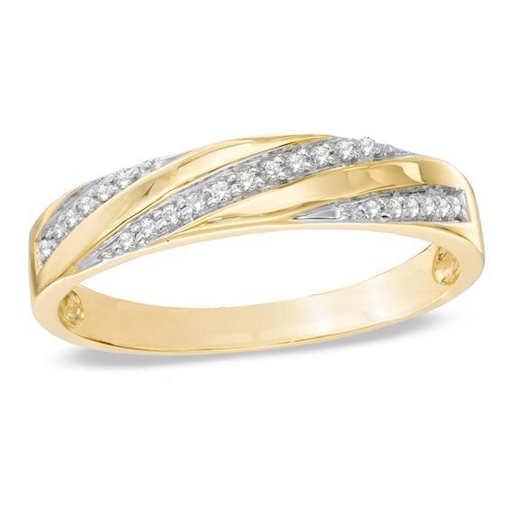 Men's 1/6 CT. T.w. Diamond Wedding Band in 10K Gold Product Image