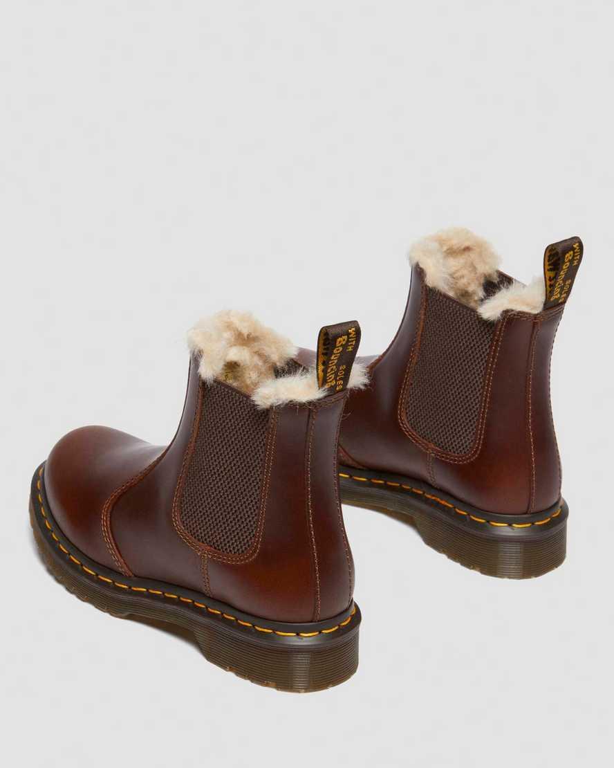 2976 Women's Faux Fur Lined Chelsea Boots Product Image