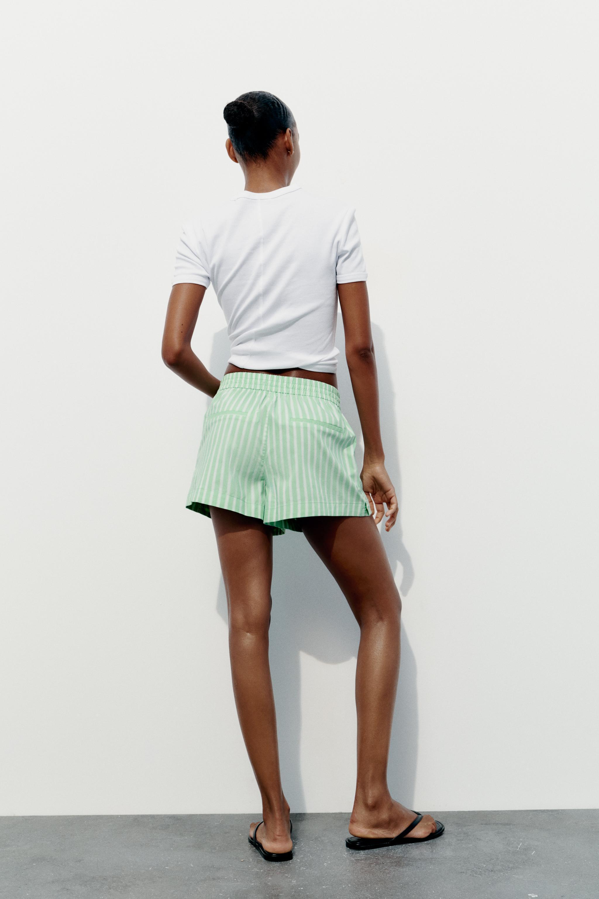 STRIPED SHORTS Product Image