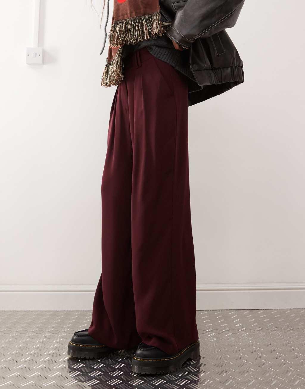 COLLUSION tailored wide leg pants in wine Product Image