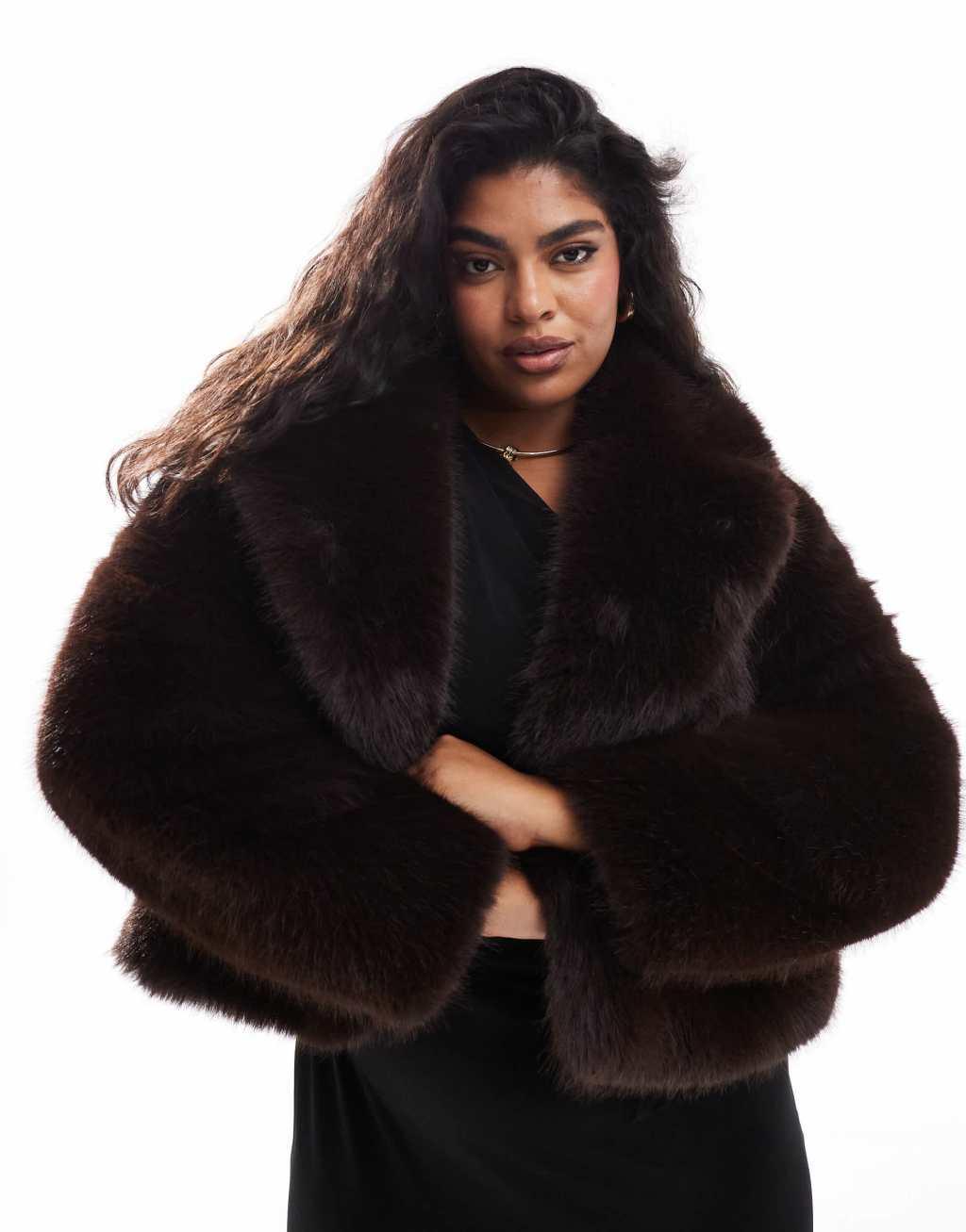 Ever New Curve faux fur coat in chocolate Product Image