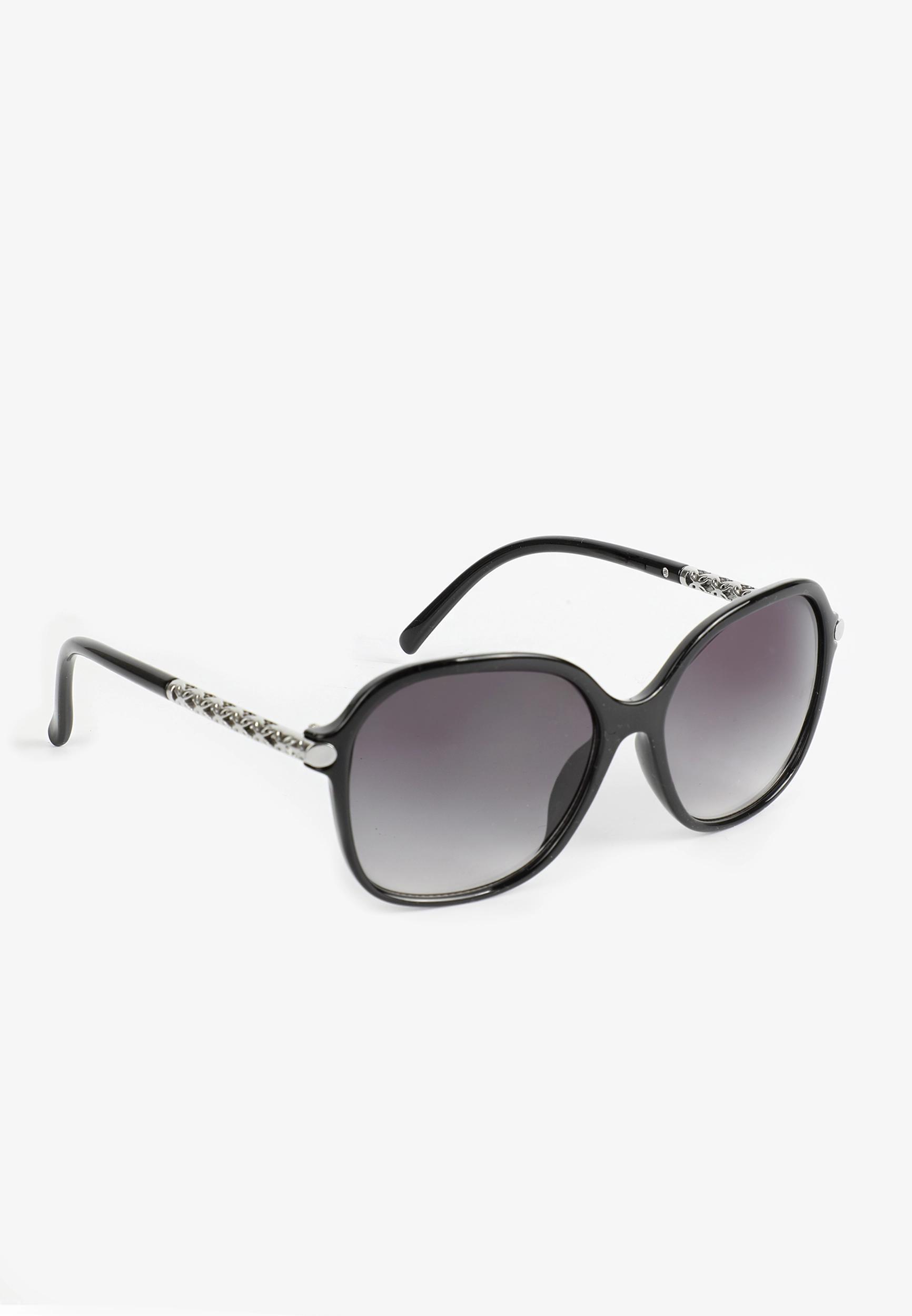 Oversized Black Round Sunglasses Product Image