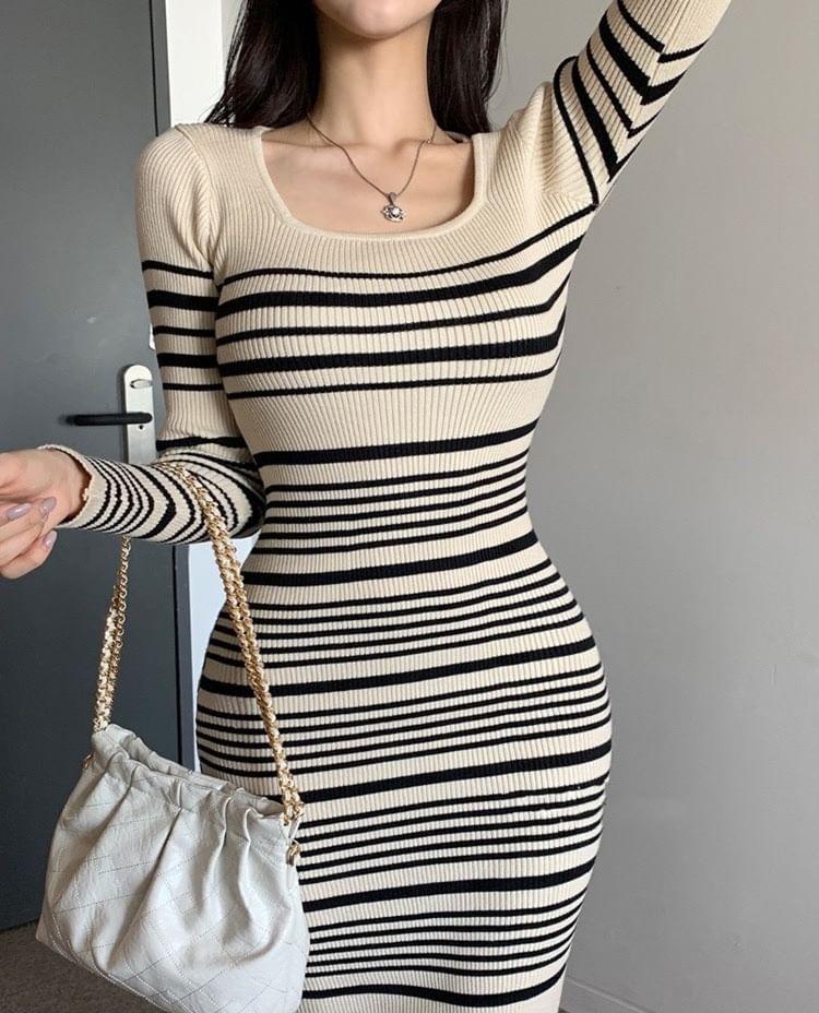 Long-Sleeve Scoop Neck Striped Ribbed Knit Midi Sheath Dress Product Image