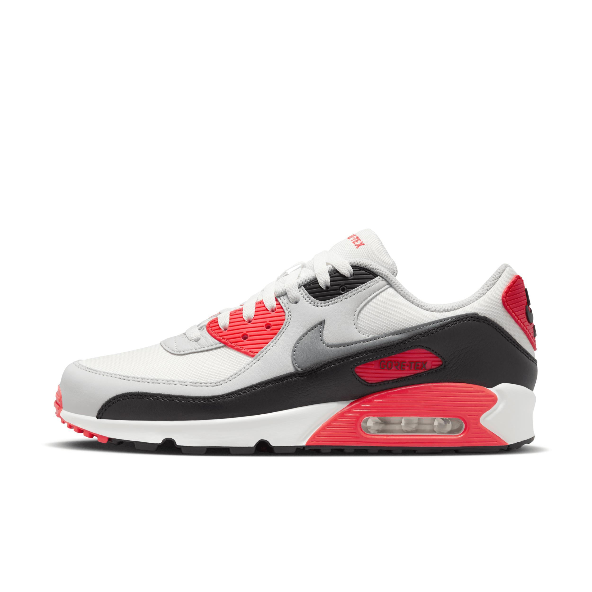 Nike Men's Air Max 90 GORE-TEX Shoes Product Image