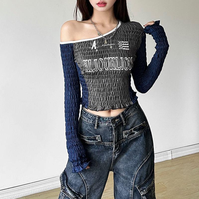 Long-Sleeve One-Shoulder Lettering Ruched Cropped T-Shirt Product Image