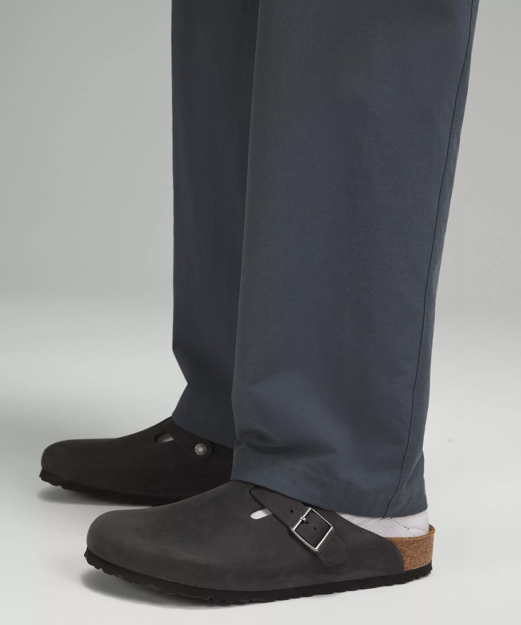 Stretch Cotton VersaTwill Relaxed-Fit Cargo Pant Product Image