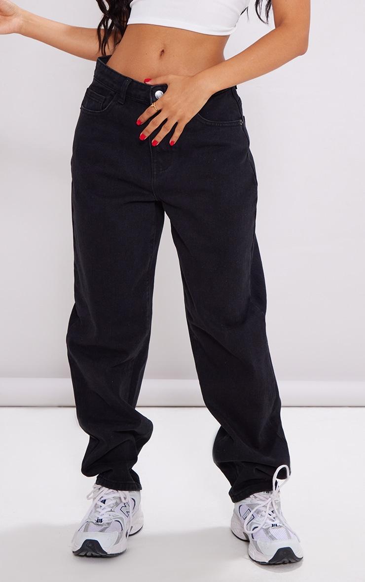 PRETTYLITTLETHING Petite Black Mom Jeans Product Image