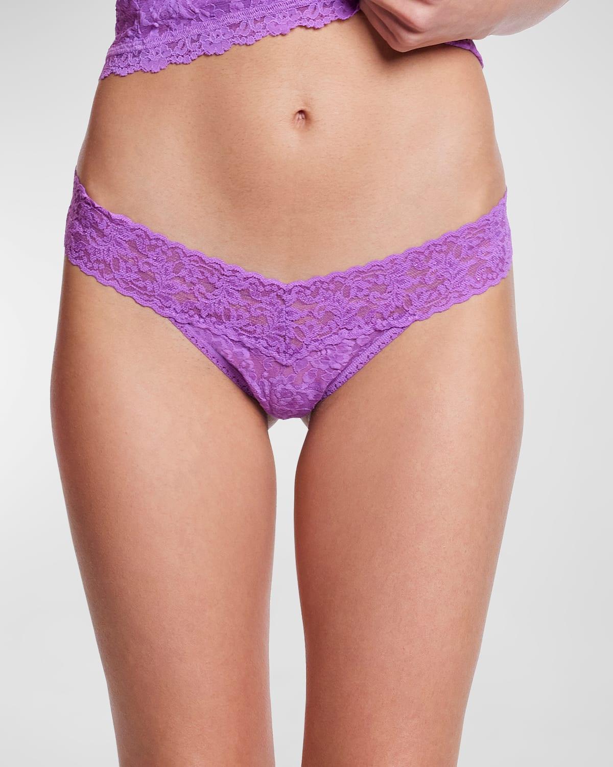 Signature Lace Low-Rise Thong Product Image