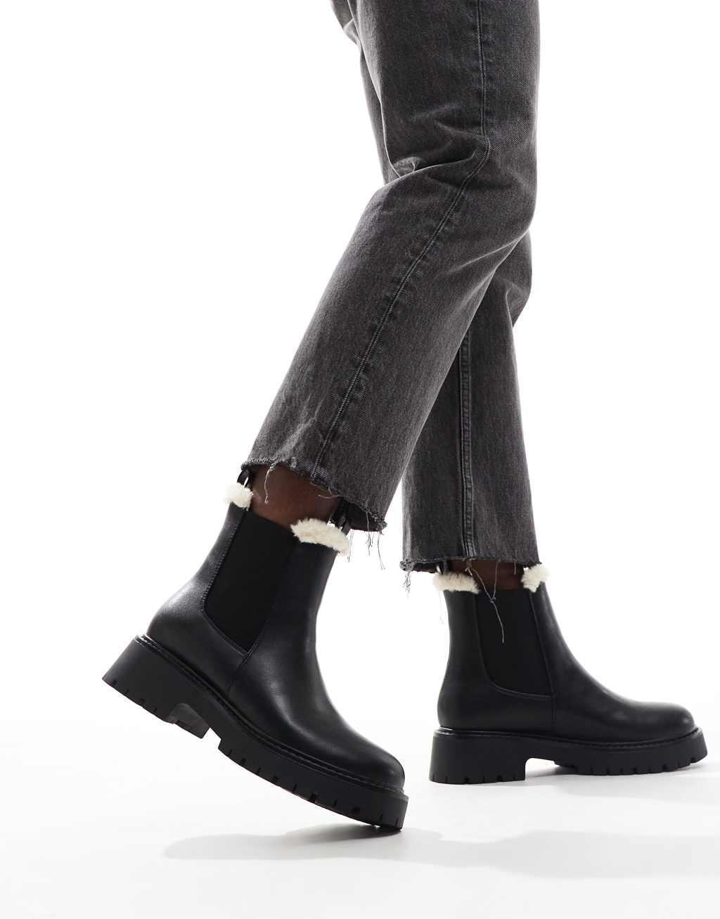 London Rebel Lois faux fur lined chunky chelsea boots in black Product Image