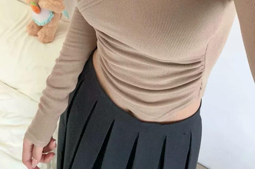 Long-Sleeve V-Neck Plain Crop Knit Top Product Image