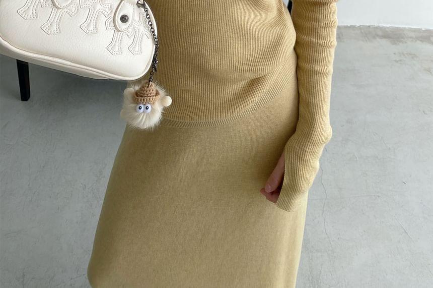 Long-Sleeve V-Neck Plain Sweater / High Rise Plain Maxi Pencil Skirt Product Image