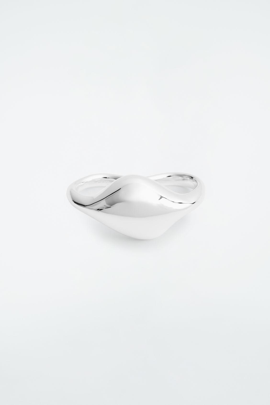 DOUBLE DROPLET RING Product Image