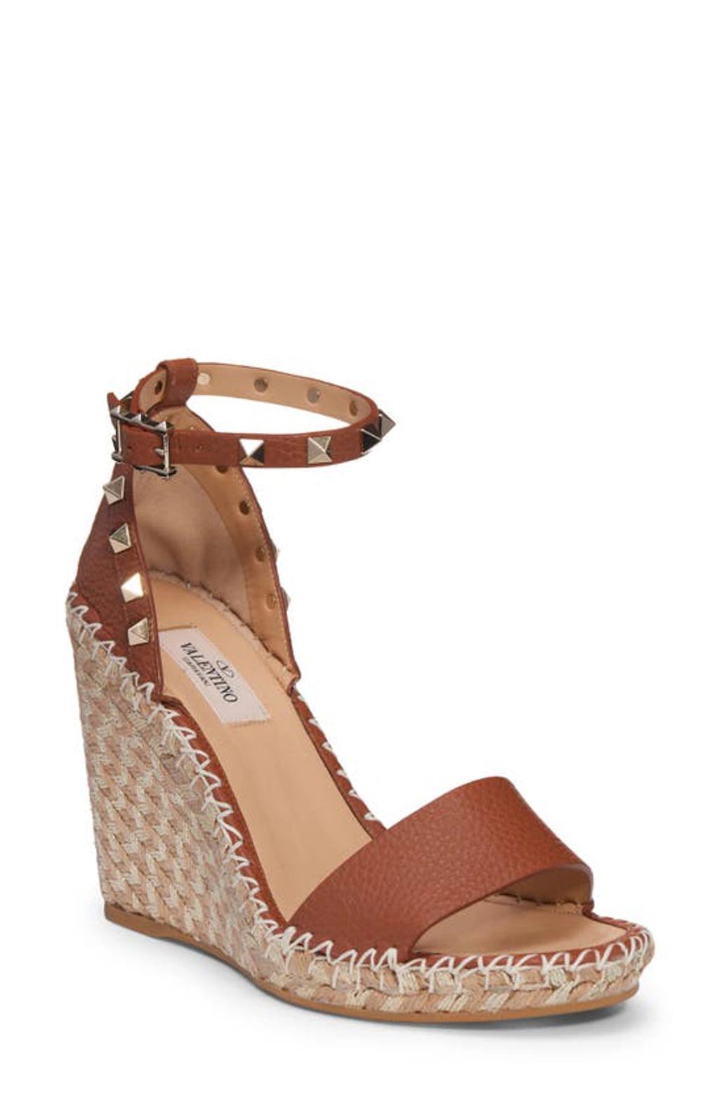 Rockstud Grained Leather Espadrille Wedge Sandals In Brown Product Image