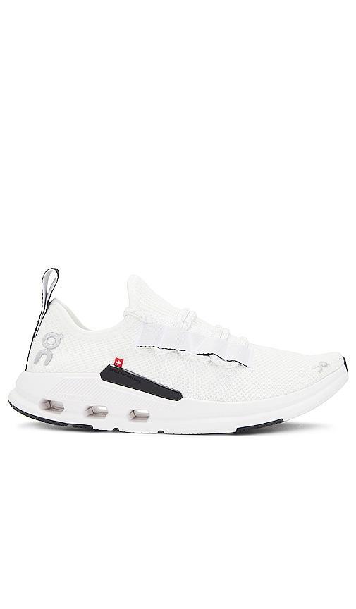 On Cloudeasy Sneaker in White. Size 10, 8.5, 9, 9.5. Product Image