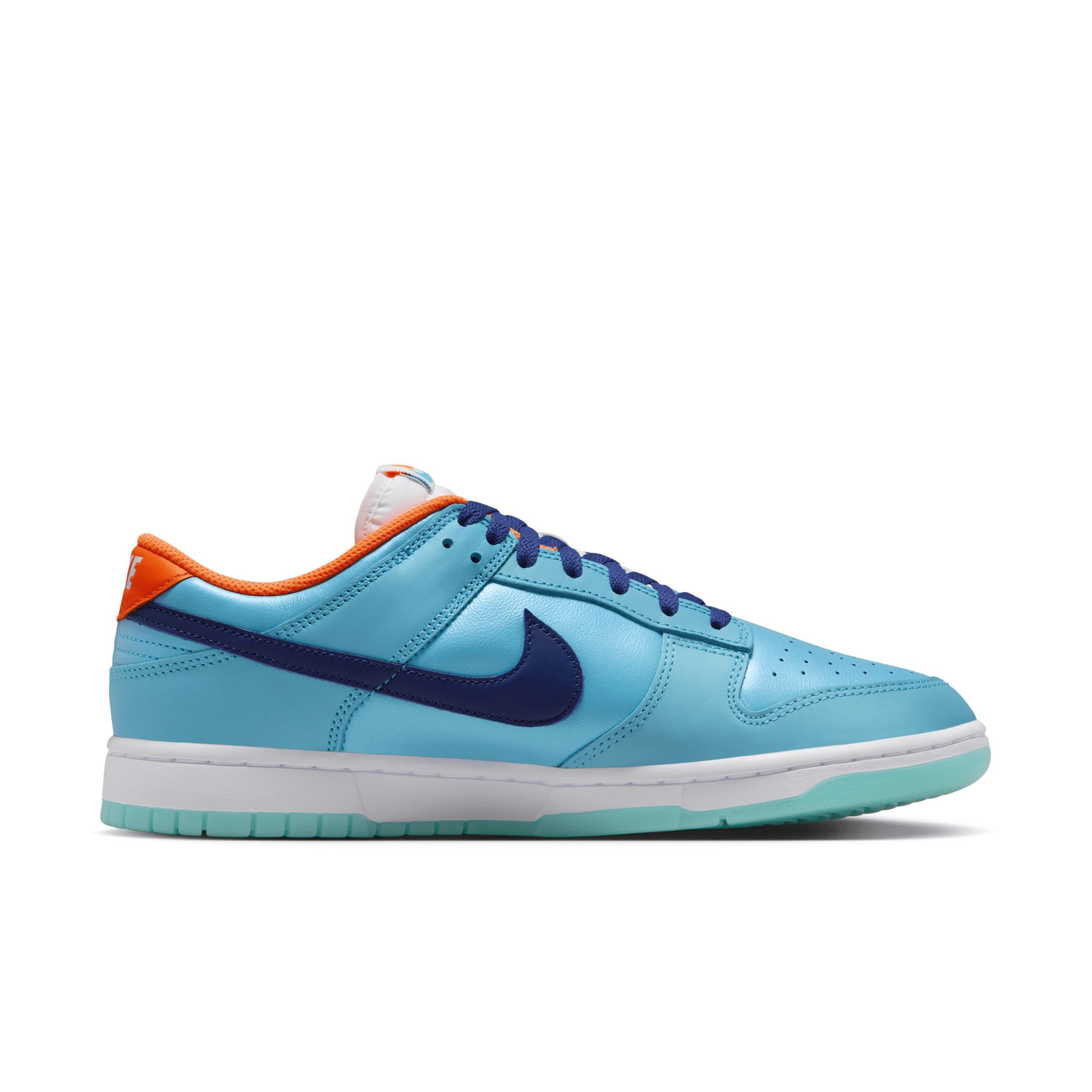 Nike Men's Dunk Low SE Shoes Product Image