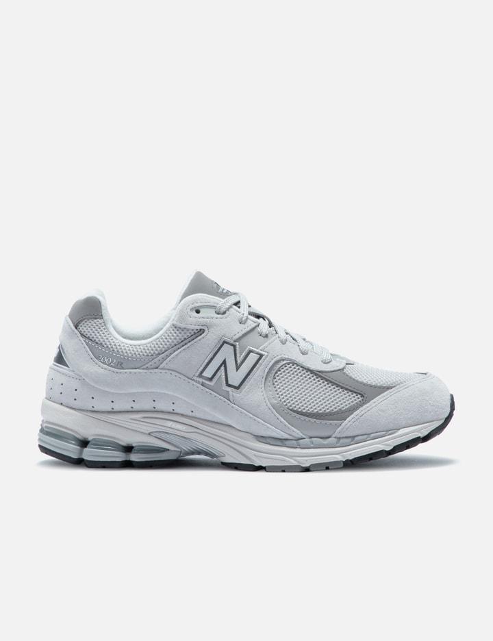 NEW BALANCE Mens Grey White 2002r Logo-embroidered Leather And Mesh Low-top Trainers Product Image