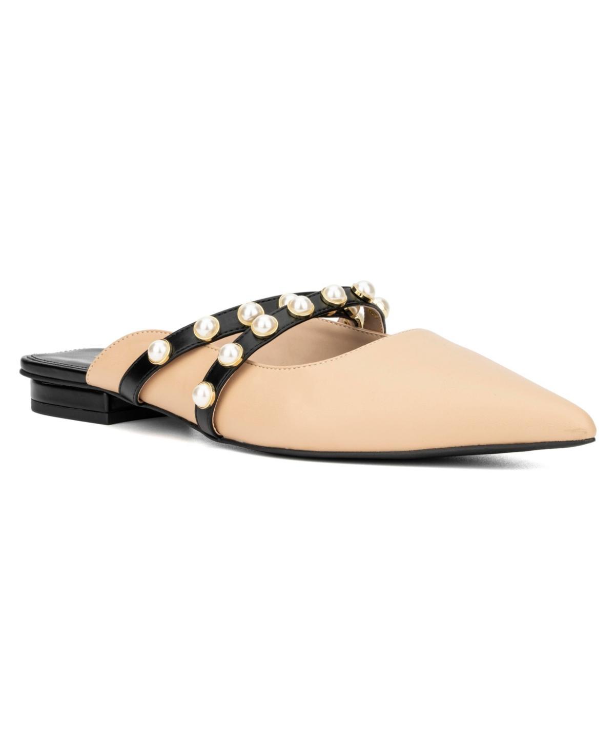 Womens Adriana Flats Product Image