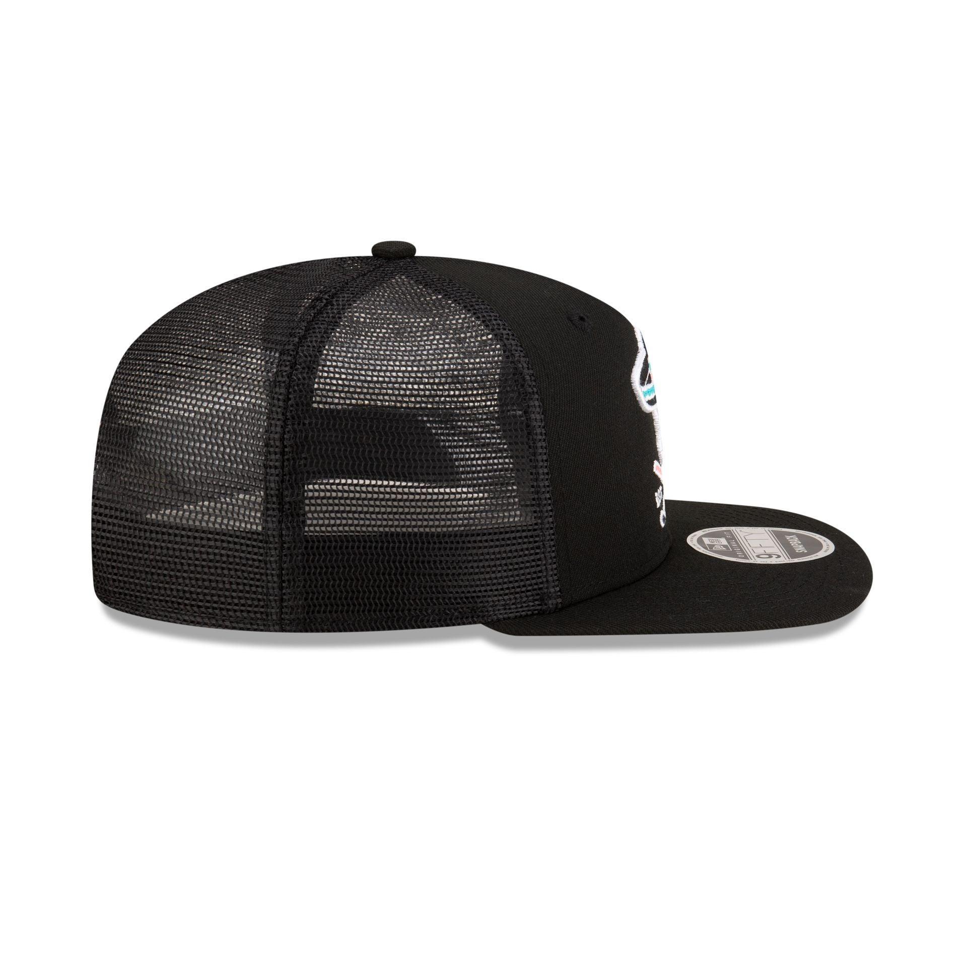 Almigos X New Era Black 9FIFTY Original Fit Trucker Male Product Image