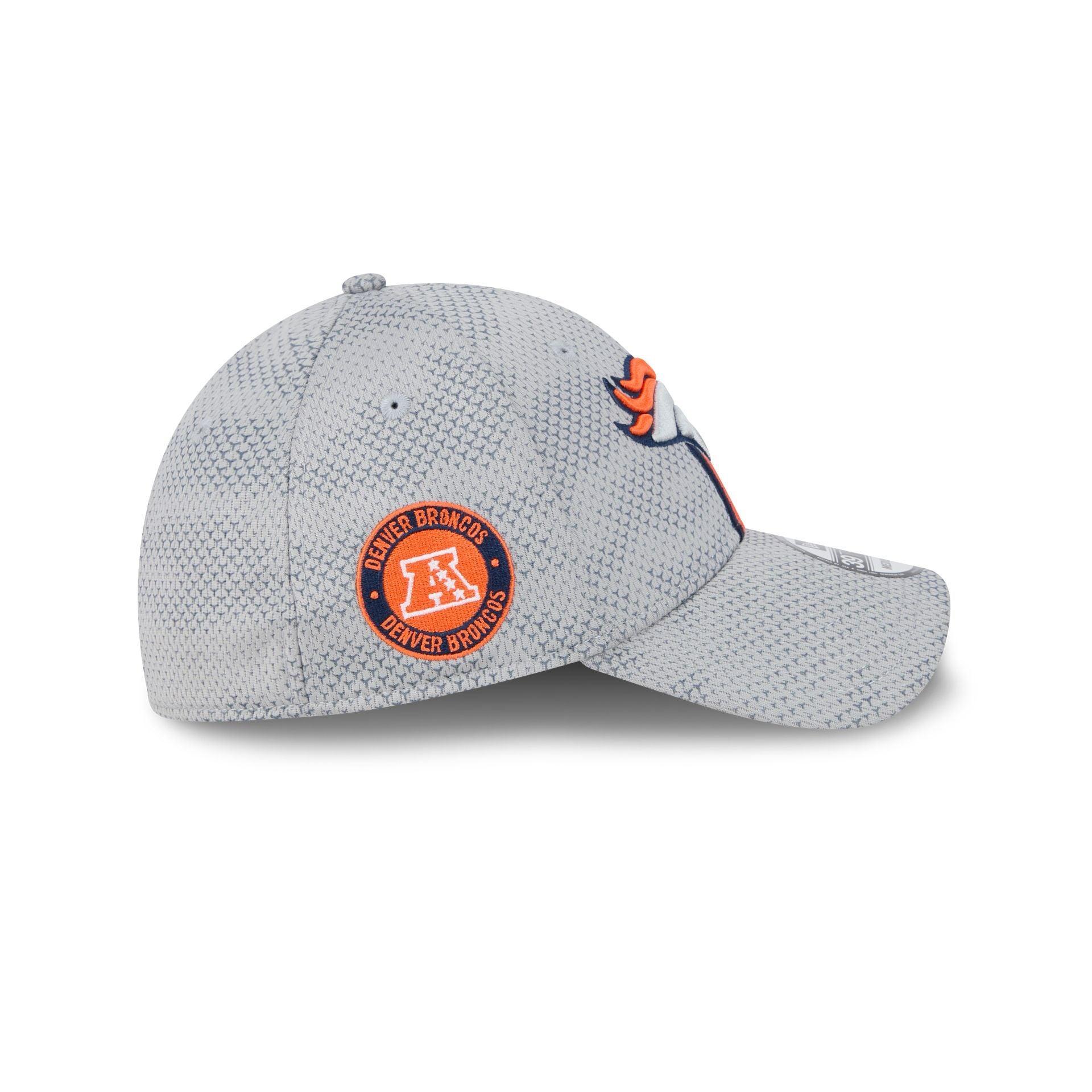 Denver Broncos 2024 Sideline Gray 39THIRTY Stretch Fit Hat Male Product Image