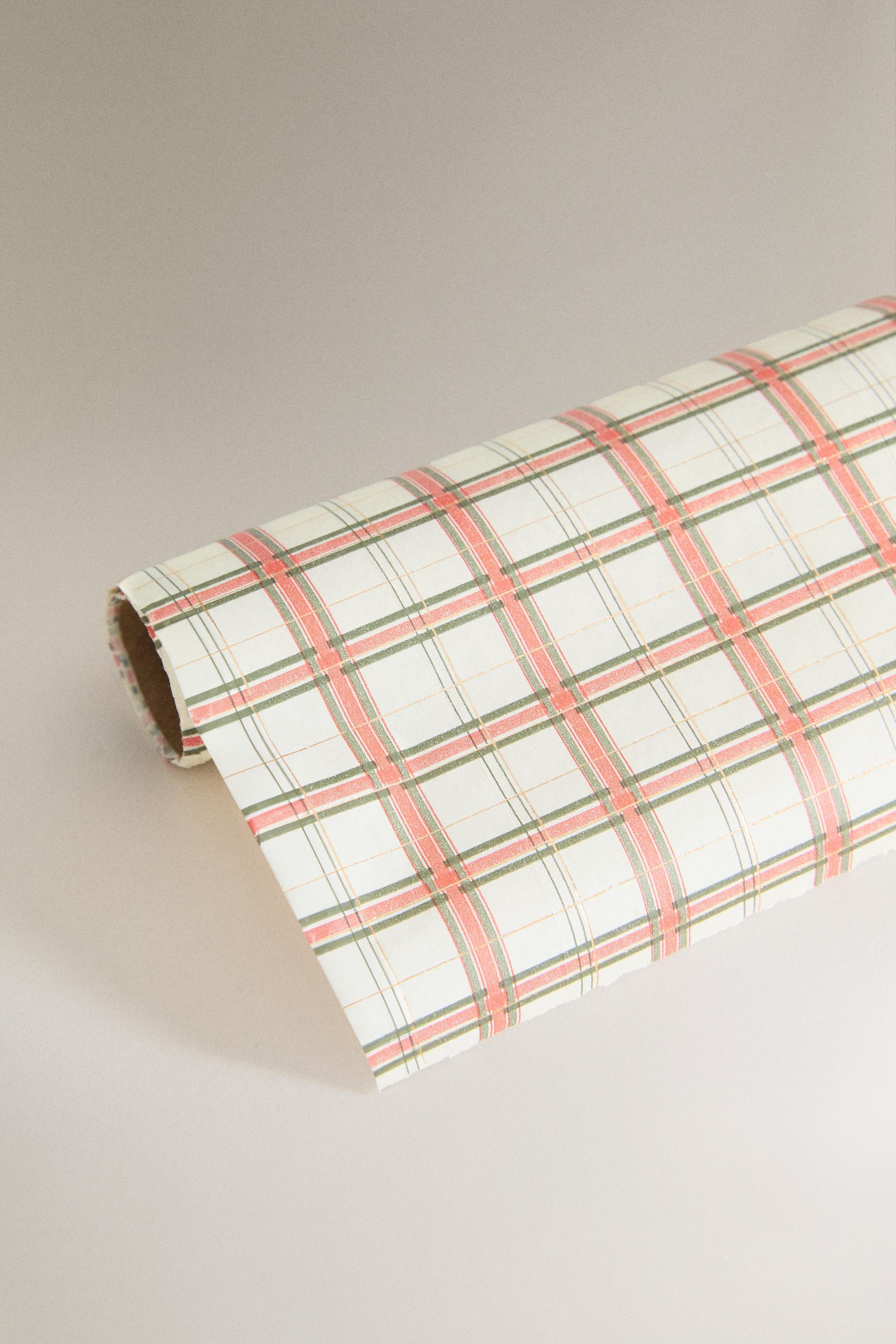 CHECK CHRISTMAS WRAPPING PAPER Product Image