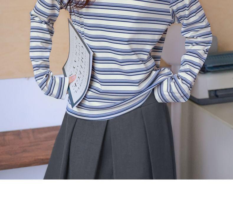 Long Sleeve Round Neck Striped Contrast Trim T-Shirt product image