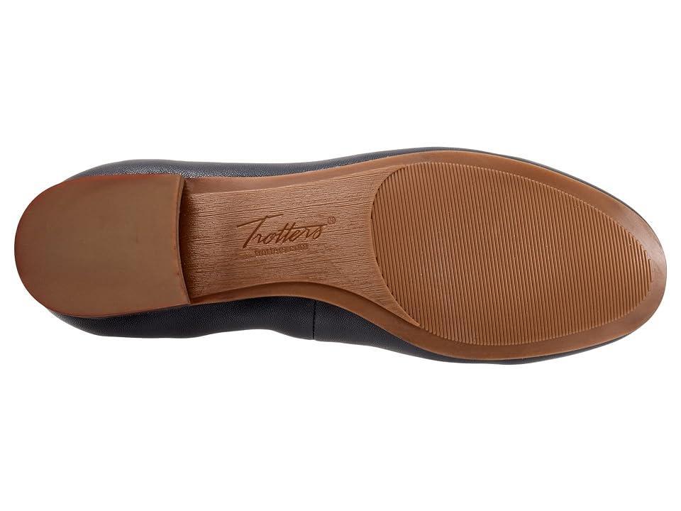 Trotters Gia Ballet Flat Product Image