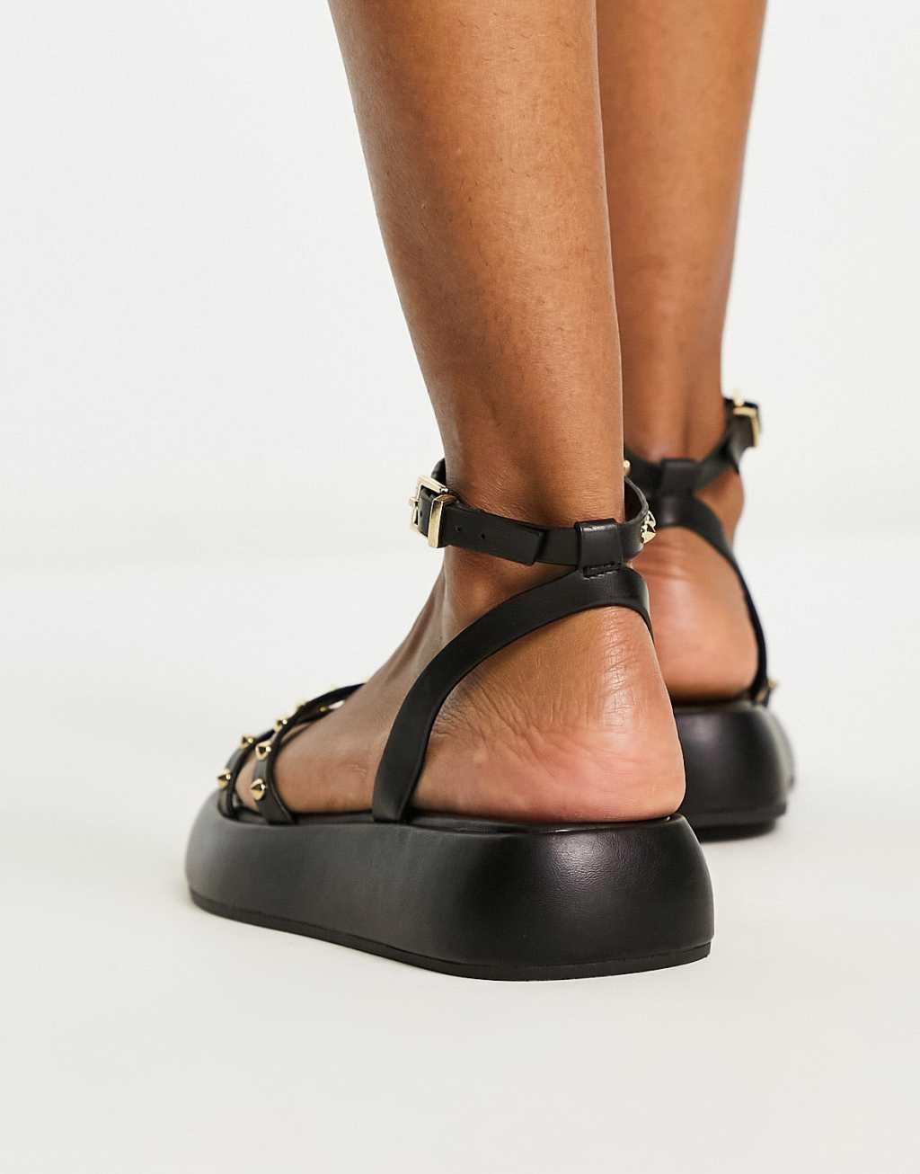 Stradivarius strappy cross over flatform sandal in black Product Image