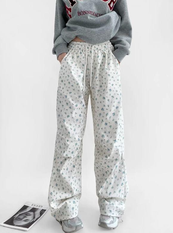 Drawstring Waist Floral Print Wide Leg Cargo Pants Product Image