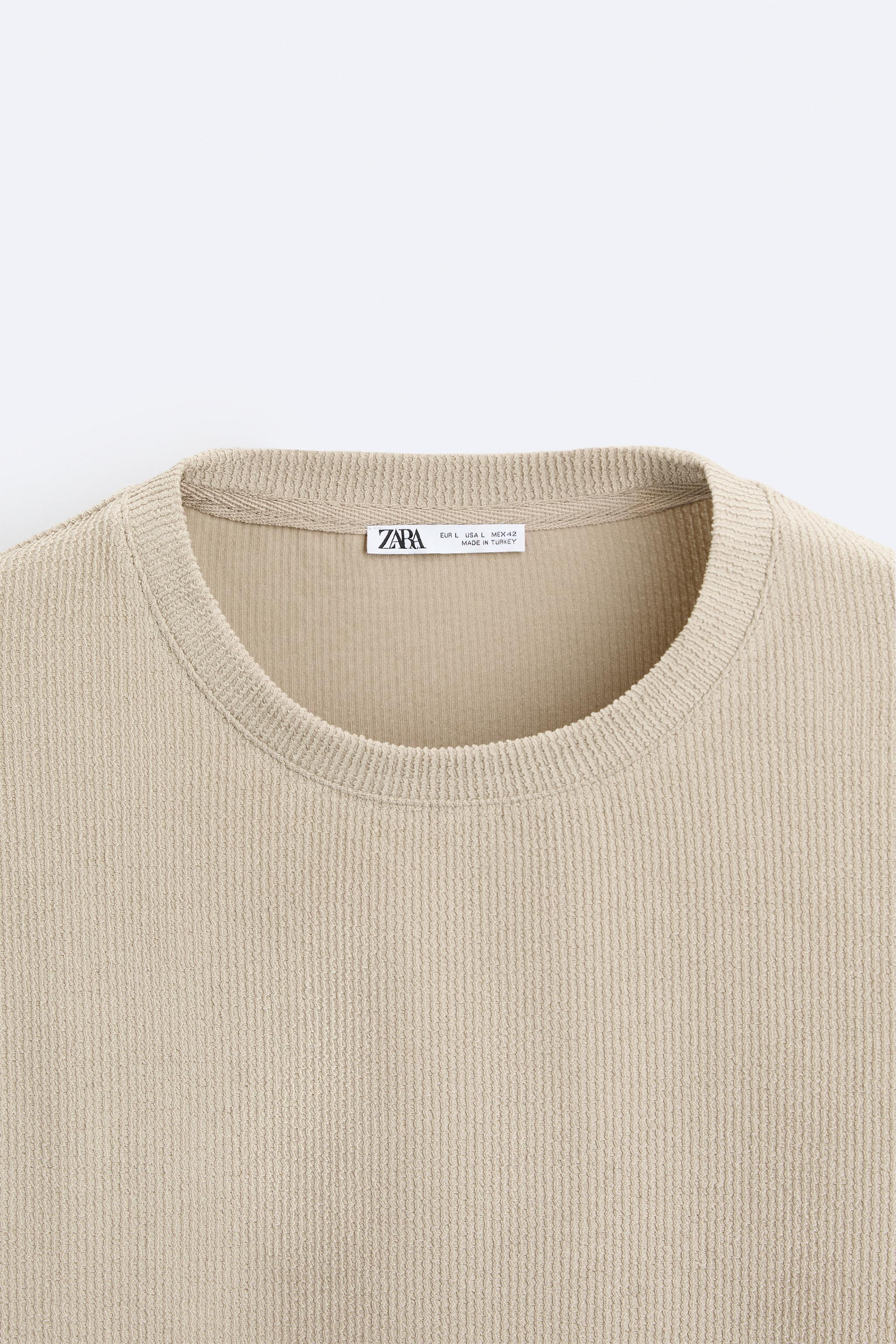 TEXTURED T-SHIRT Product Image