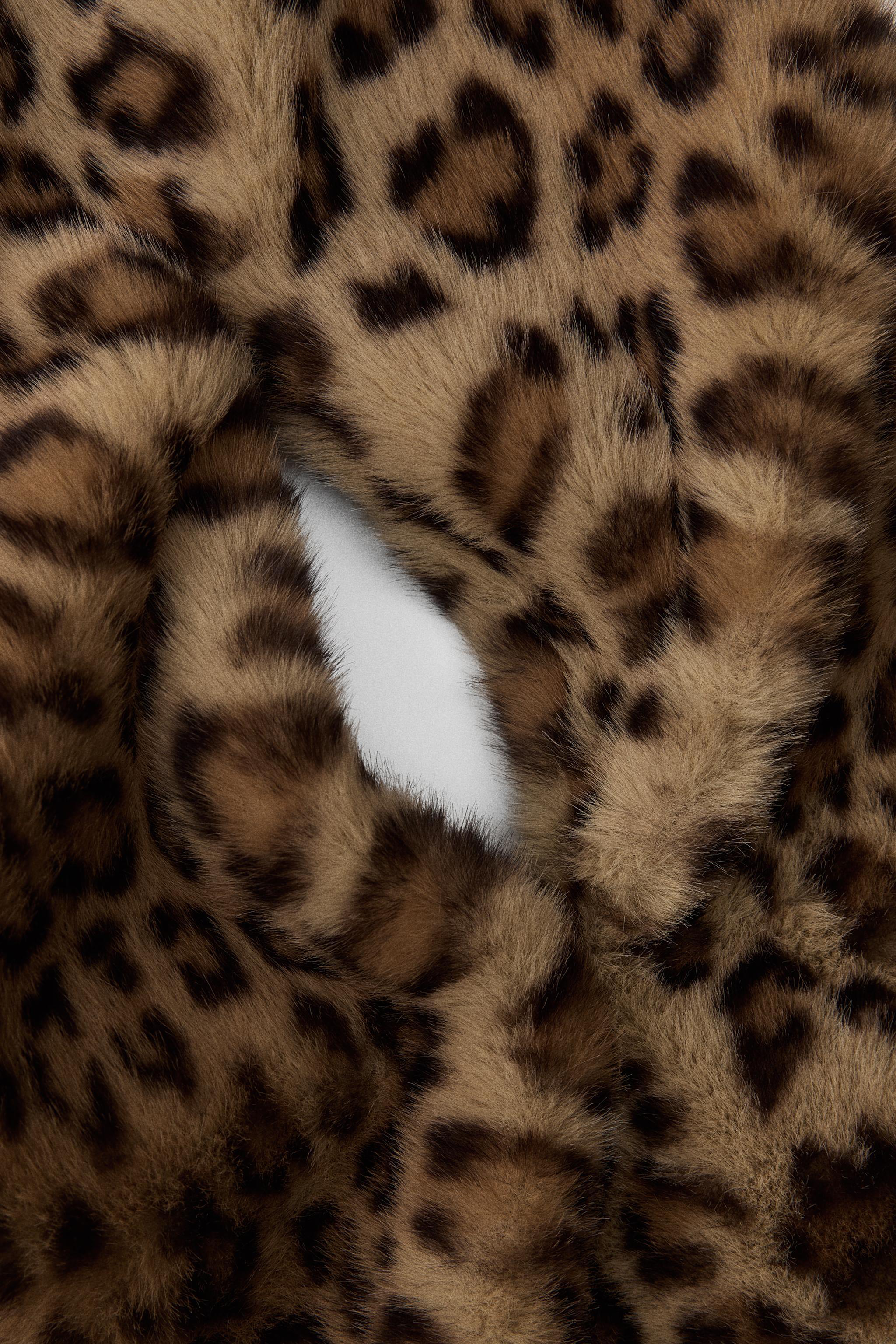 FAUX FUR ANIMAL PRINT SCARF Product Image