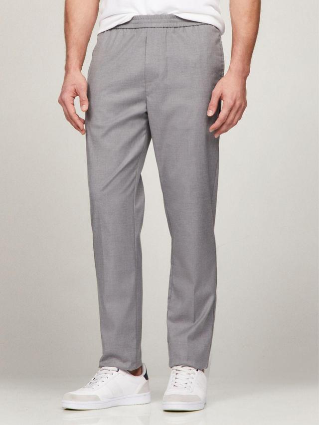 Tommy Hilfiger Men's Regular Fit Solid Stretch Pant Product Image