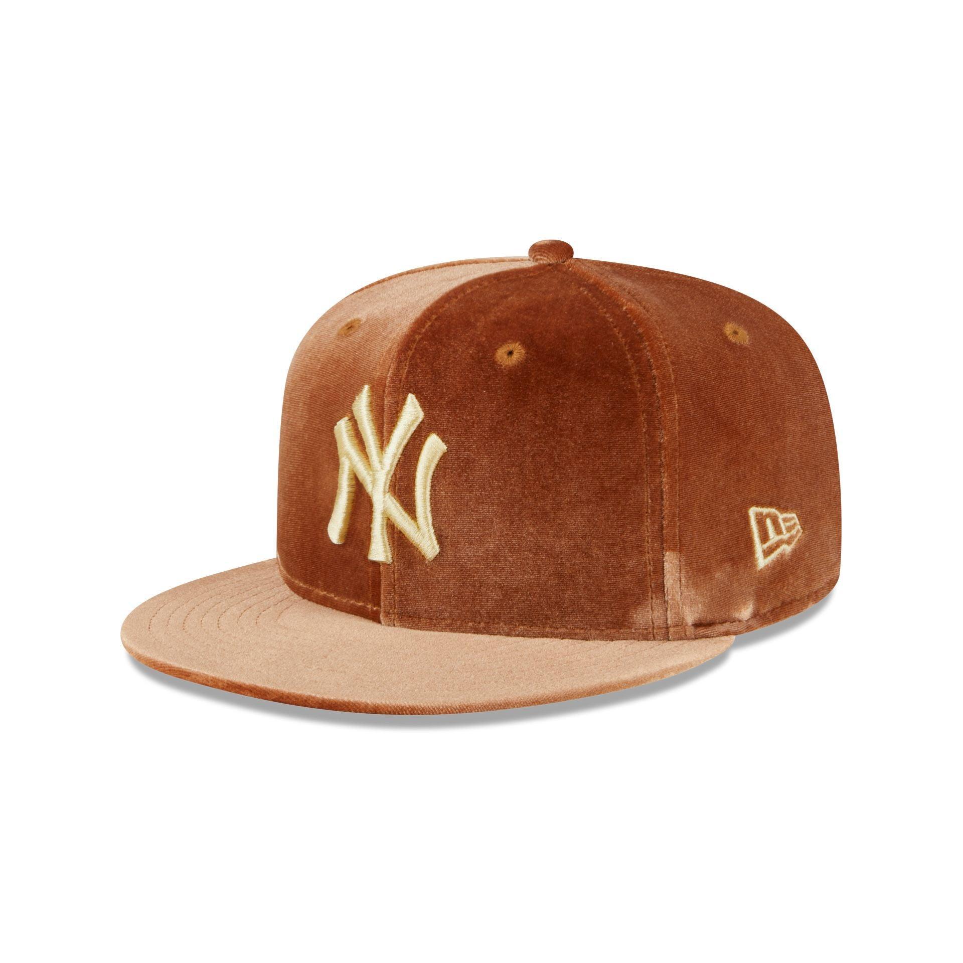 New York Yankees Vintage Velvet 59FIFTY Fitted Hat Male Product Image