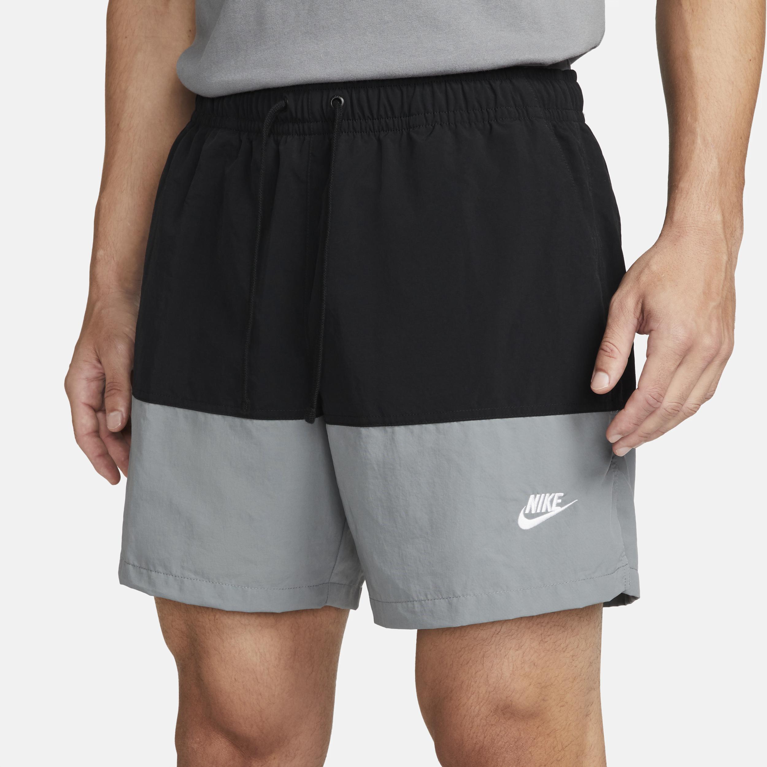 Nike Club Men's Woven Color-Blocked Shorts Product Image