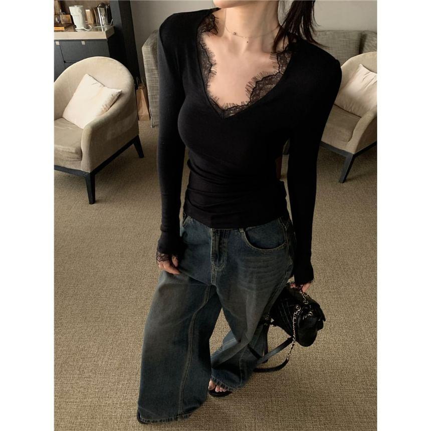 Long-Sleeve V-Neck Plain Lace Trim Slim Fit Tee Product Image