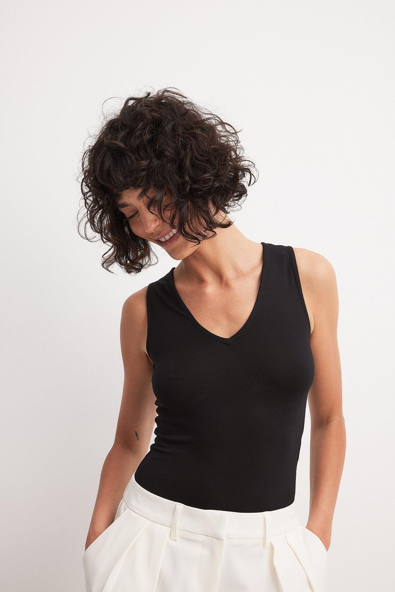 Soft Line Sleeveless V-neck Body Product Image