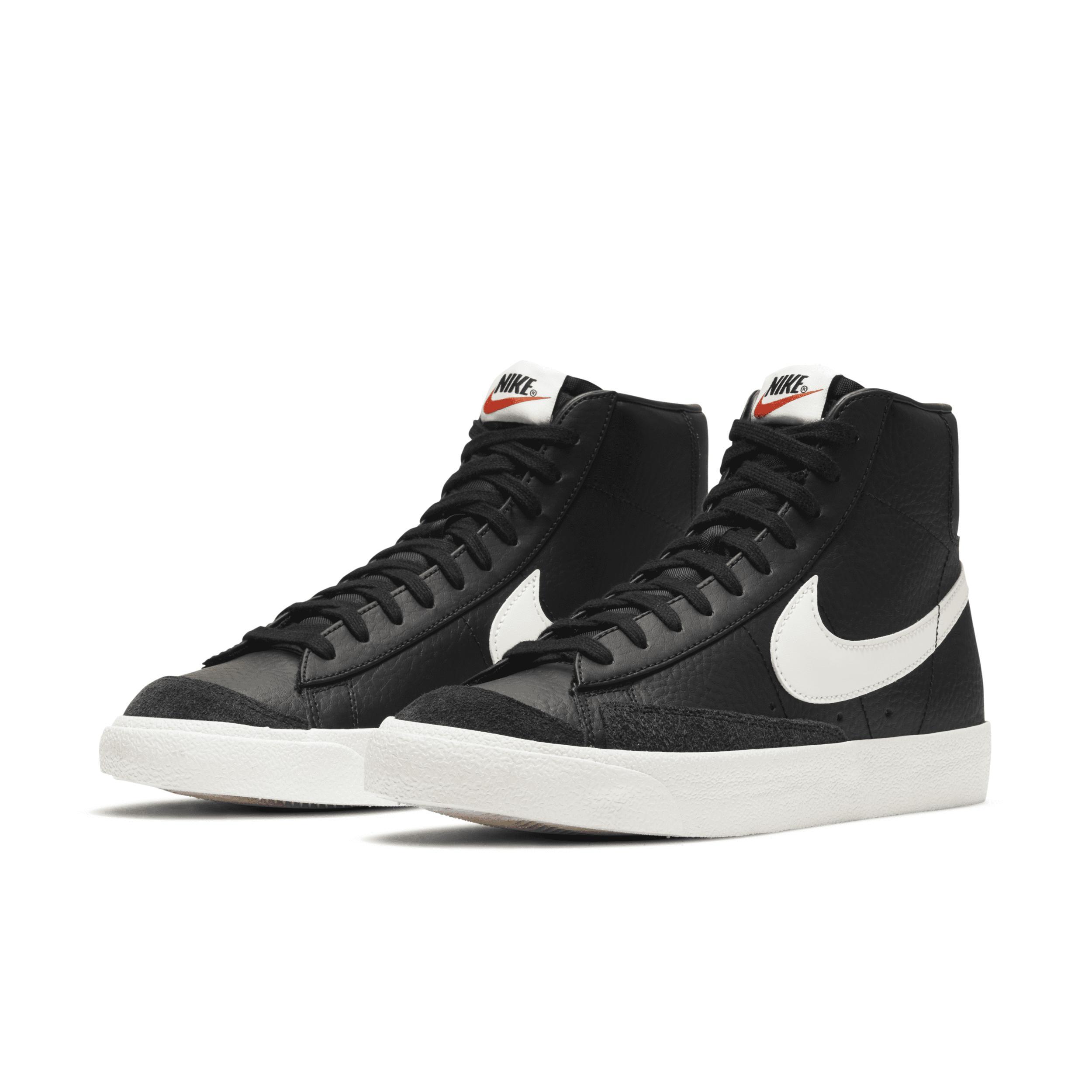 Nike Mens Nike Blazer Mid 77 - Mens Basketball Shoes Product Image