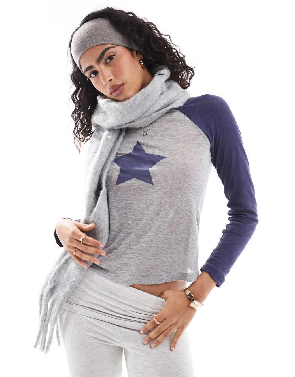 Cotton On raglan long sleeve top with star graphic Product Image