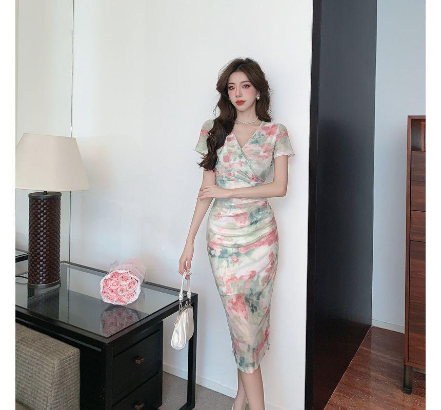 Short-Sleeve V-Neck Floral Print Midi Sheath Dress Product Image