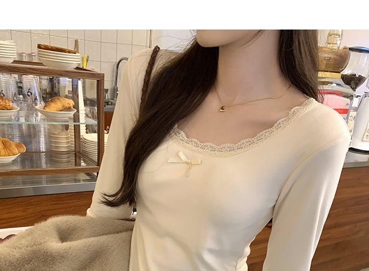 Long-Sleeve Scoop Neck Plain Bow Lace Trim T-Shirt Product Image