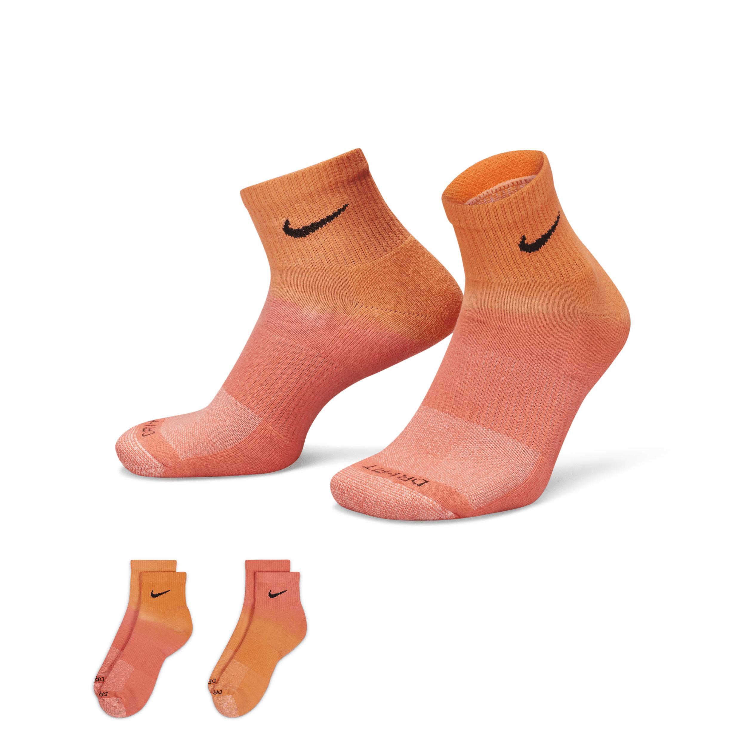 Nike Men's Everyday Plus Cushioned Ankle Socks Product Image